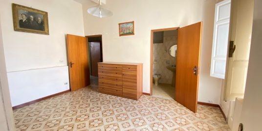 Vendesi casa singola con garage a Comiso in via Biagio Pace