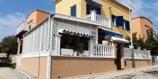 Vendesi casa singola a Scoglitti in via Cocalo a 300 metri dal mare