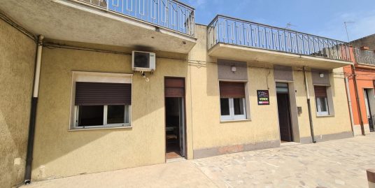 Vendesi casa singola con garage e terrazzo a Vittoria