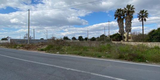 Vendesi terreno agricolo a Vittoria sulla strada per la Villa Orchidea