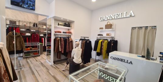 Vendesi attività commerciale abbigliamento donna in via Cavour a Vittoria
