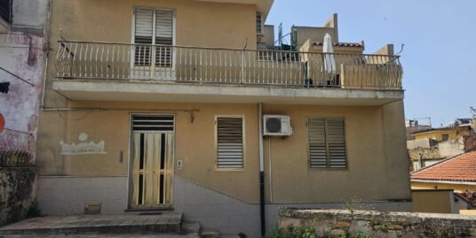 Vendesi casa singola ad Acate in via Umberto I
