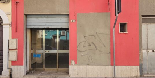 Vendesi locale artigianale in via Milano a Vittoria