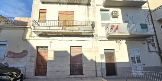 Vendesi casa singola in via Colle D’Oro a Vittoria