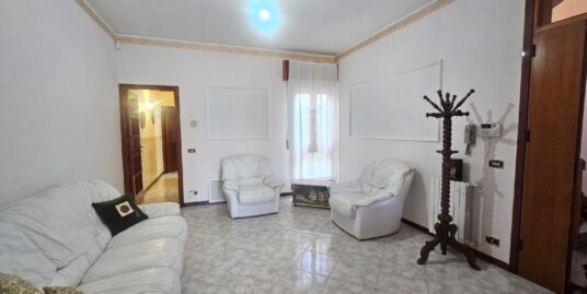 Vendesi due appartamenti in via Ricasoli a Vittoria