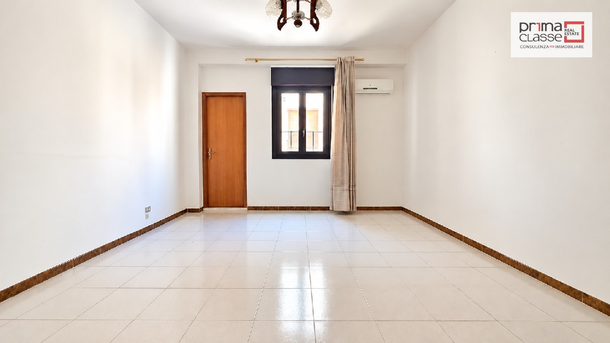 Vendesi Appartamento In Via Carlo Pisacane a Vittoria